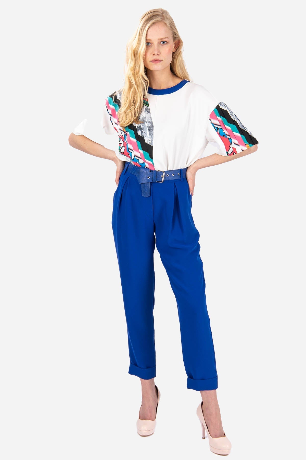Saks Mavi Kemerli Pantolon – Pileli, Yüksek Bel Şık Form | FRN LINE
