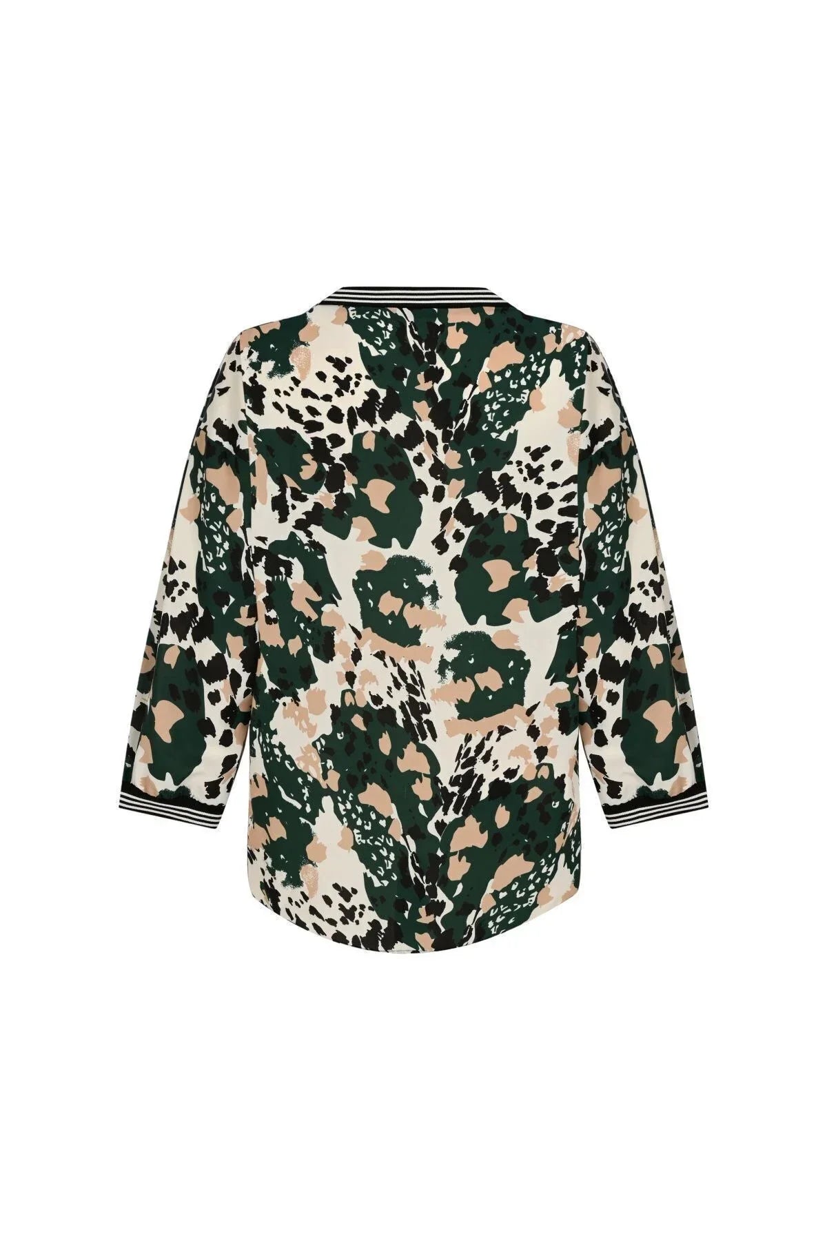 Yeşil Leopar Desenli Bluz – Hafif Yırtmaç Detaylı, Günlük Stil | FRN LINE