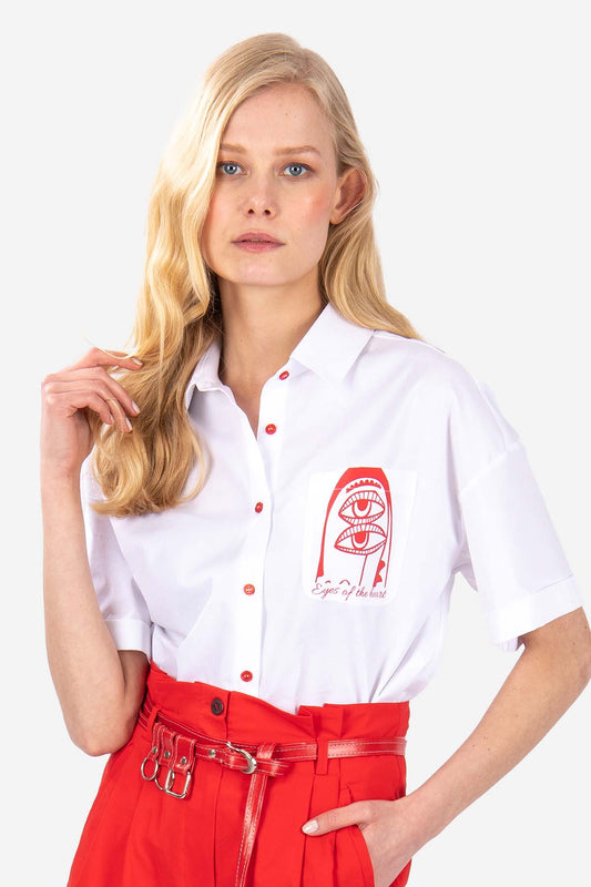 Kırmızı Kısa Kollu Gömlek – Soyut Desenli, Renkli Yazlık Stil | FRN LINE